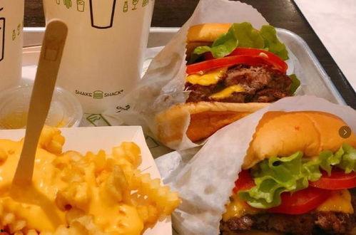 网红打卡蟹黄面图片,一尝倾心！