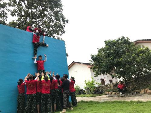 吟山庄网红拓展基地,网红拓展基地的趣味探险之旅