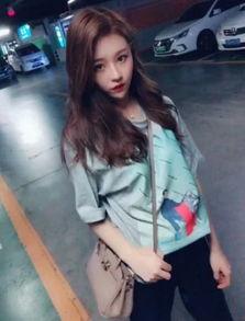 网红韩安崎写真,光影交织下的时尚演绎